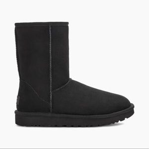 NWT Ugg Classic Short II Boots